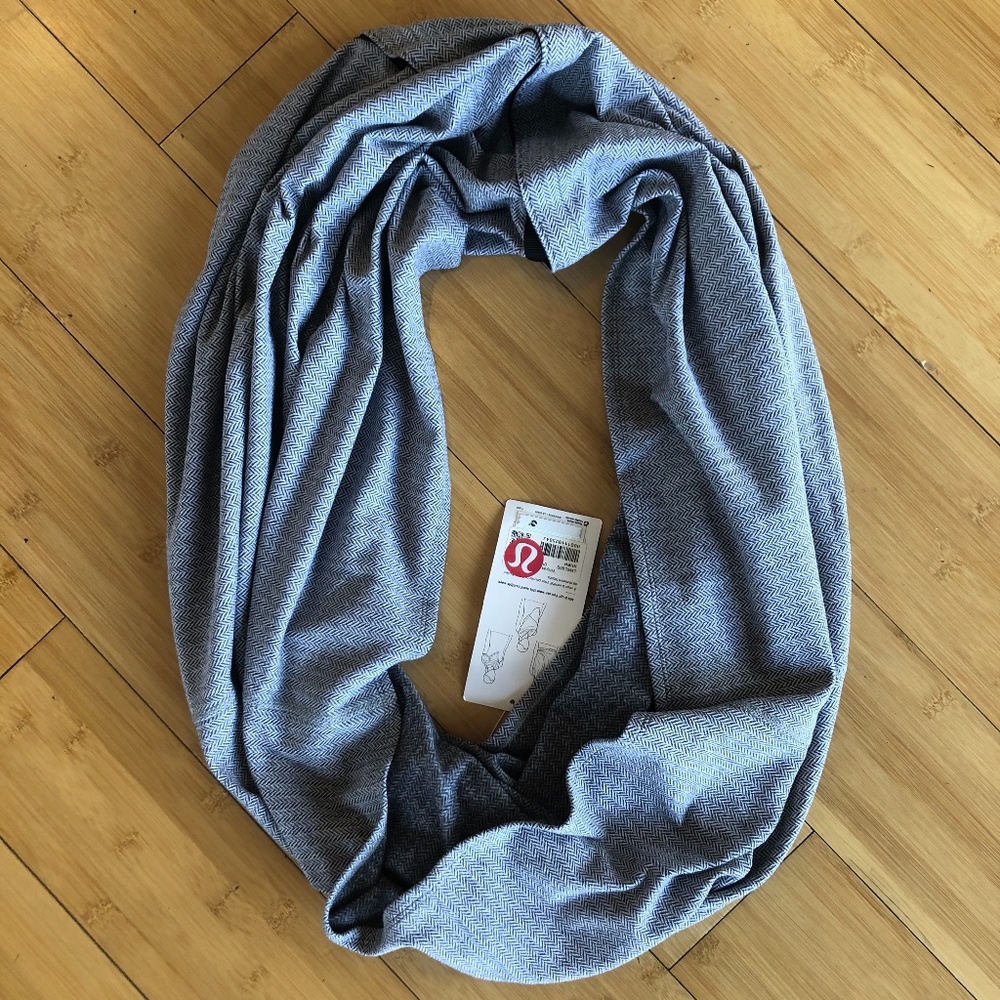 Lululemon herringbone vinyasa scarf